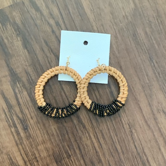 Free people manu bay hoop earring - Picture 8 of 9